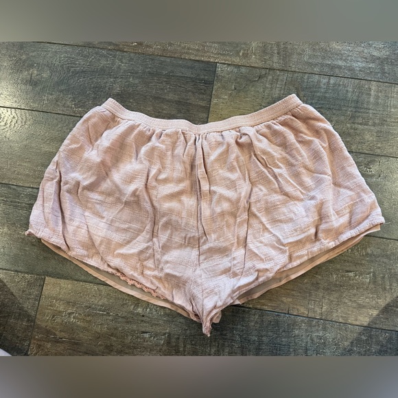 AE pink short shorts - Picture 3 of 6